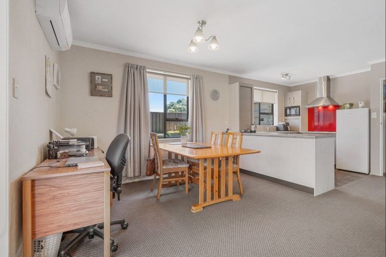 Photo of property in 5b Clemow Road, Fitzroy, New Plymouth, 4312