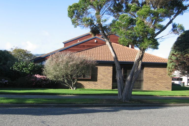 Photo of property in 34 Burbank Crescent, Churton Park, Wellington, 6037