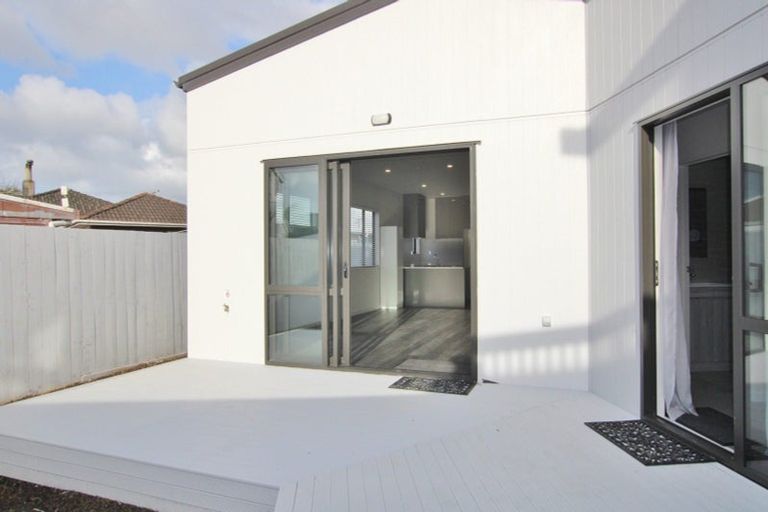 Photo of property in 8/3 Abbotleigh Avenue, Te Atatu Peninsula, Auckland, 0610