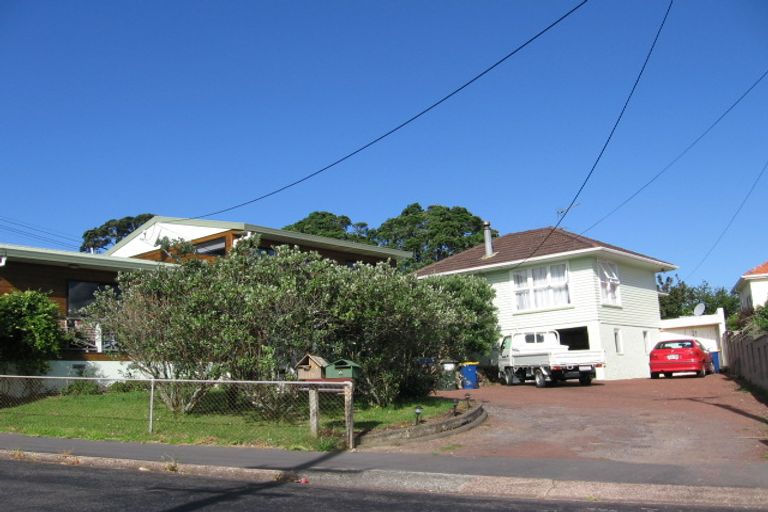 Photo of property in 1/6 Howard Road, Northcote, Auckland, 0627