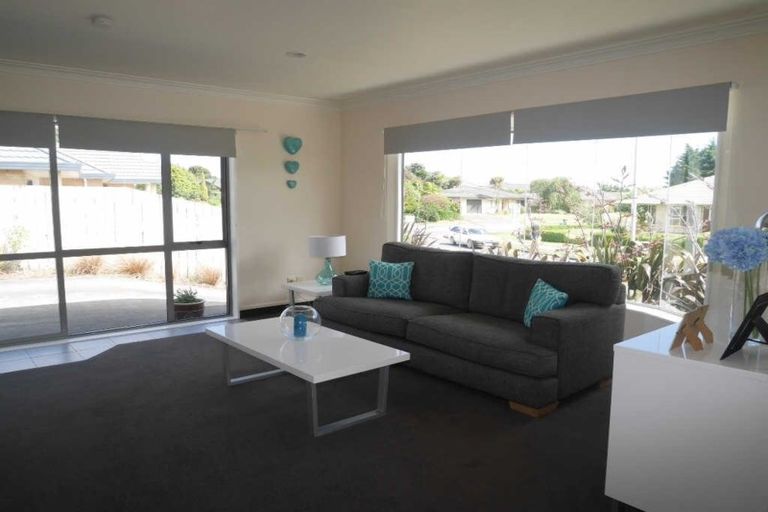 Photo of property in 151 Realm Drive, Paraparaumu, 5032