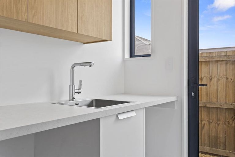 Photo of property in 22 Mcquillan Avenue, Woodend, 7610