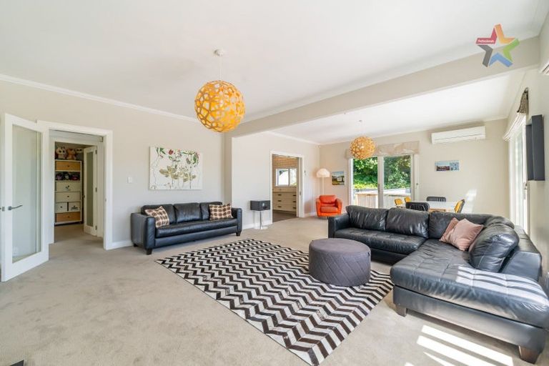 Photo of property in 8g Tawa Street, Eastbourne, Lower Hutt, 5013