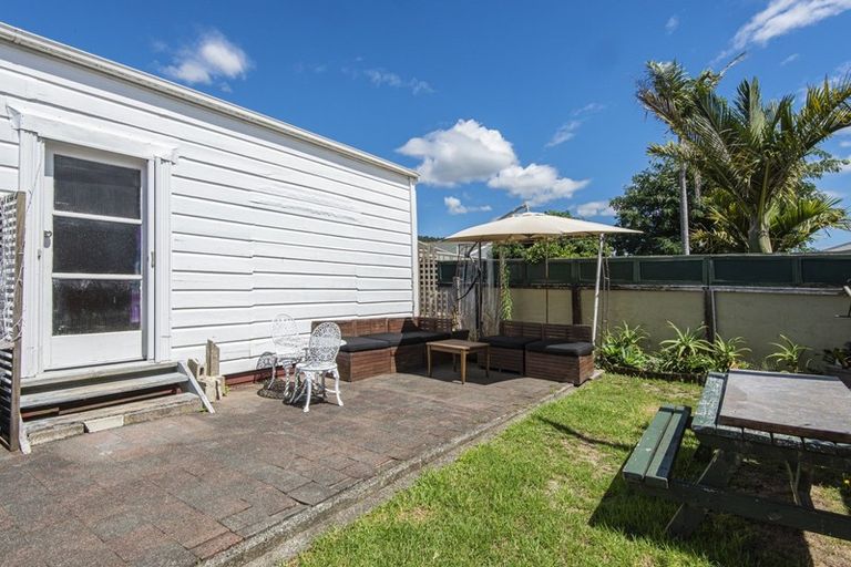 Photo of property in 13 Wolfe Street, Regent, Whangarei, 0112