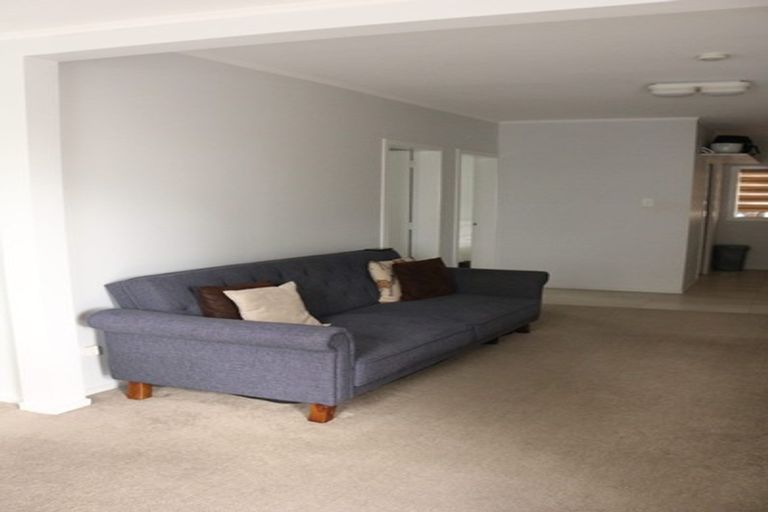 Photo of property in 18 Dunstall Place, Mangere Bridge, Auckland, 2022