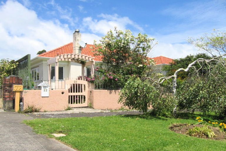 Photo of property in 22 Peverill Crescent, Papatoetoe, Auckland, 2025