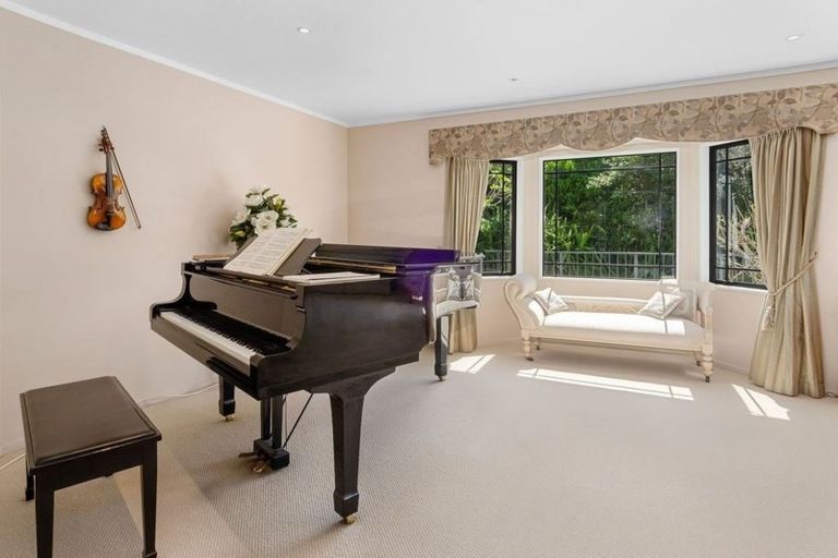 Photo of property in 11 Elmira Place, Browns Bay, Auckland, 0630