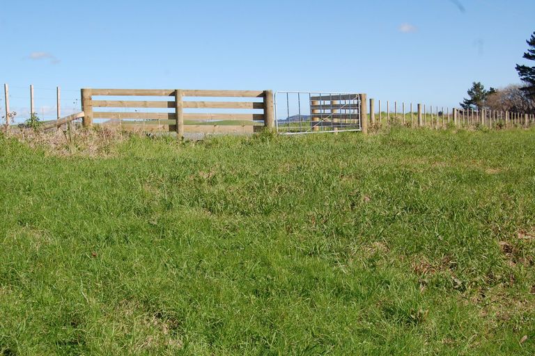 Photo of property in 62 Rangiora Road, Kaiwaka, 0573