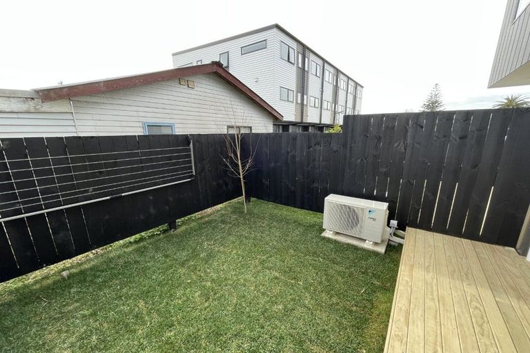 Photo of property in 7/13 Thomas Road, Mangere, Auckland, 2022