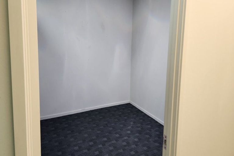 Photo of property in 2/98 Great South Road, Manurewa, Auckland, 2102