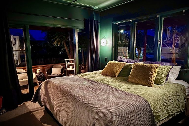 Photo of property in 50 Great North Road, Riverhead, 0820