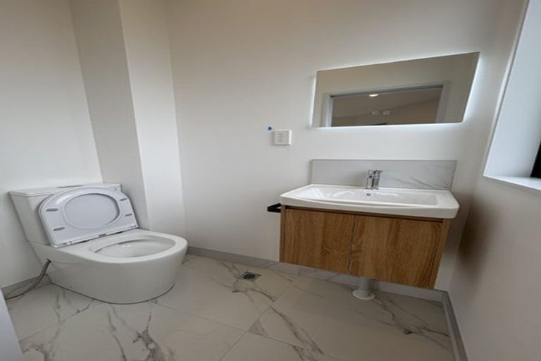 Photo of property in 14c Elcoat Avenue, Te Atatu South, Auckland, 0610