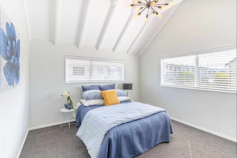 Photo of property in 33c Mana Esplanade, Paremata, Porirua, 5026