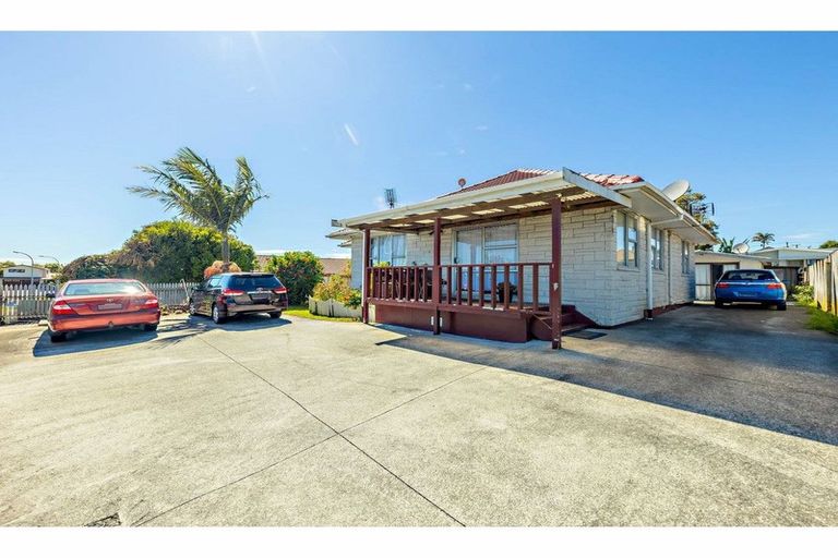 Photo of property in 12 Nicola Place, Mangere, Auckland, 2022