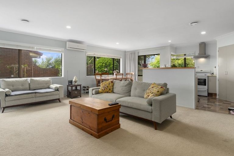 Photo of property in 74 Harbour View Road, Omokoroa, 3114