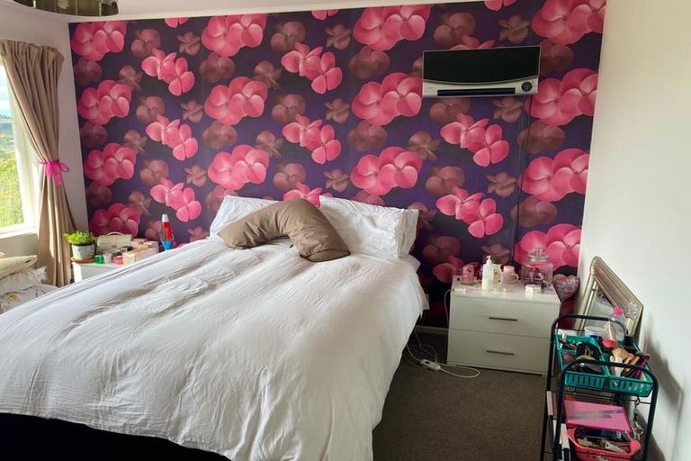 Photo of property in 125 Broderick Road, Johnsonville, Wellington, 6037