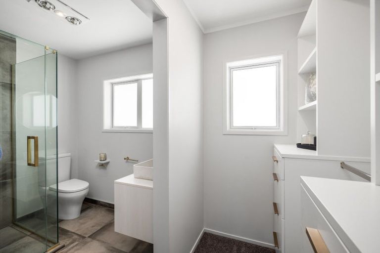 Photo of property in 15 Endeavour Avenue, Welcome Bay, Tauranga, 3112