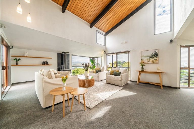 Photo of property in 6 The Track, Plimmerton, Porirua, 5026