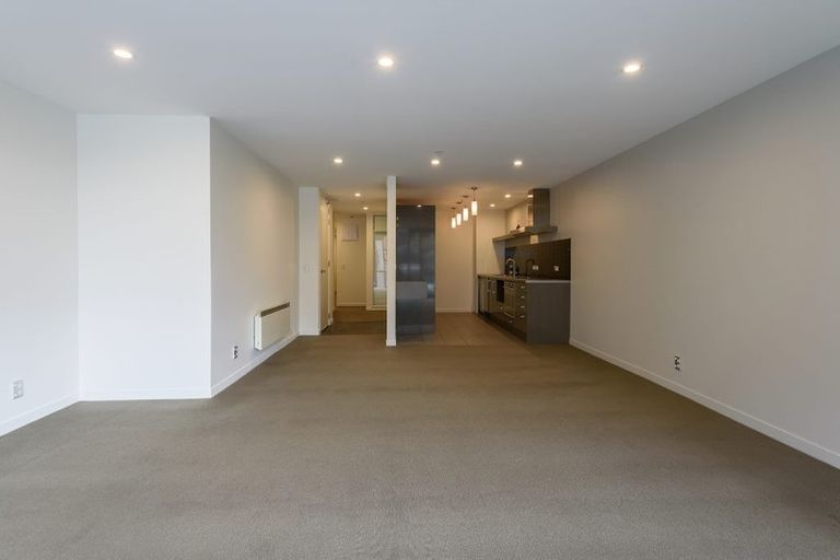 Photo of property in Portal Apartments, 1b/42 Cable Street, Te Aro, Wellington, 6011