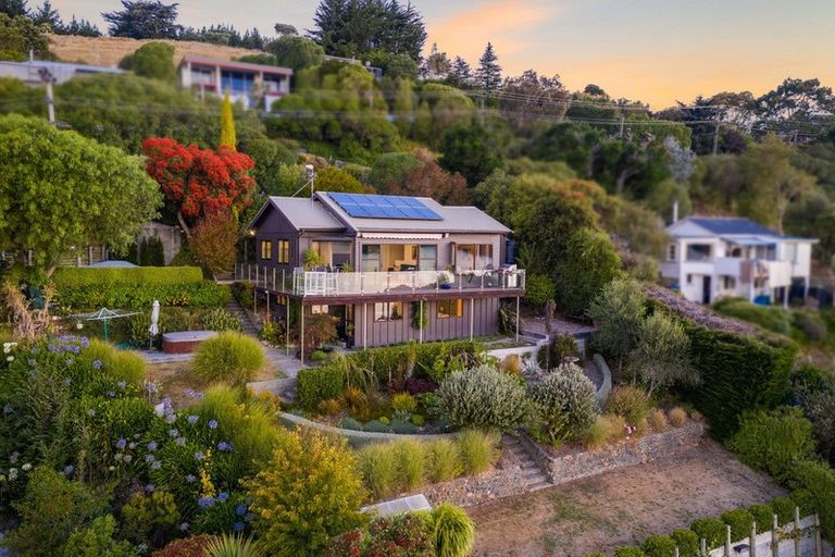 Photo of property in 39 Andersons Road, Charteris Bay, Lyttelton, 8971