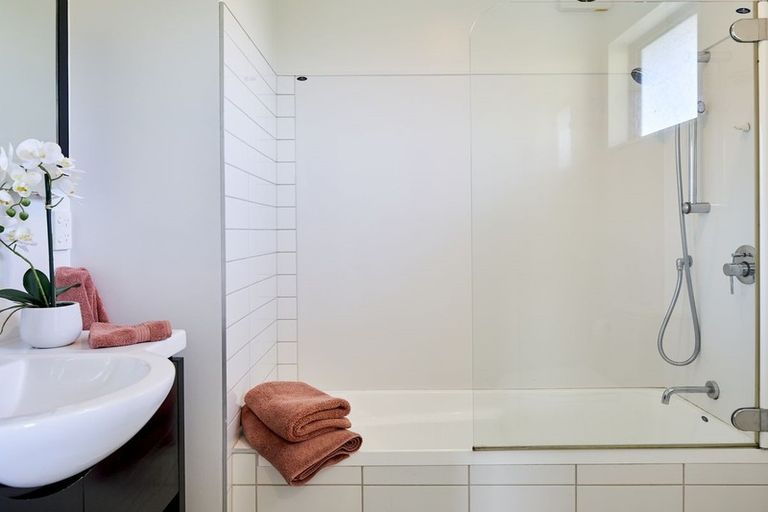 Photo of property in 84a Warwick Street, Wilton, Wellington, 6012