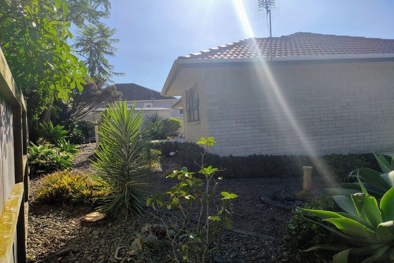 Photo of property in 2/9a Elliot Street, Howick, Auckland, 2014