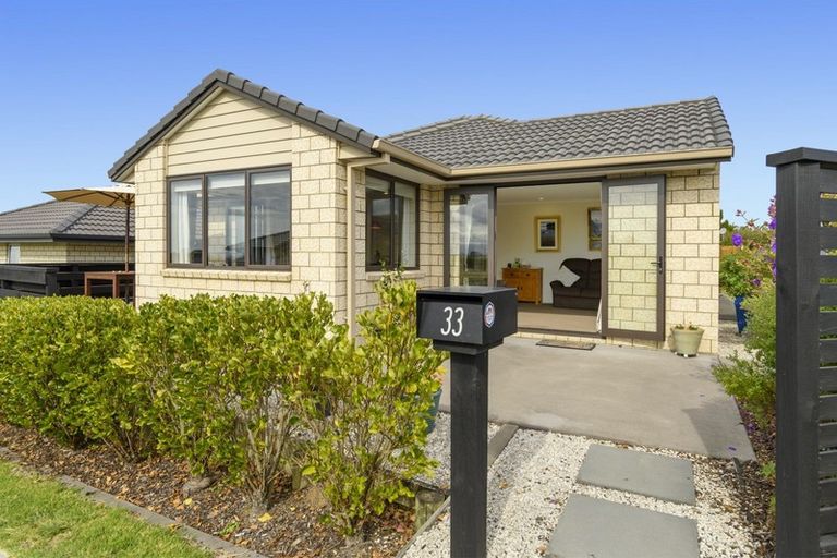 Photo of property in 33 Vista Close, Omokoroa, 3114