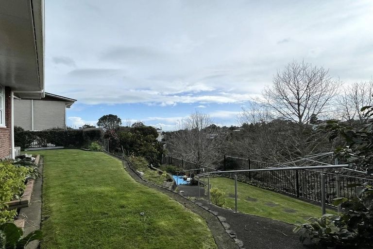 Photo of property in 9 Montana Place, Merrilands, New Plymouth, 4312