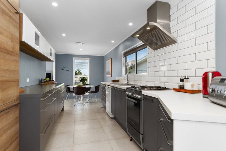 Photo of property in 60 Esmeralda Street, Welcome Bay, Tauranga, 3112