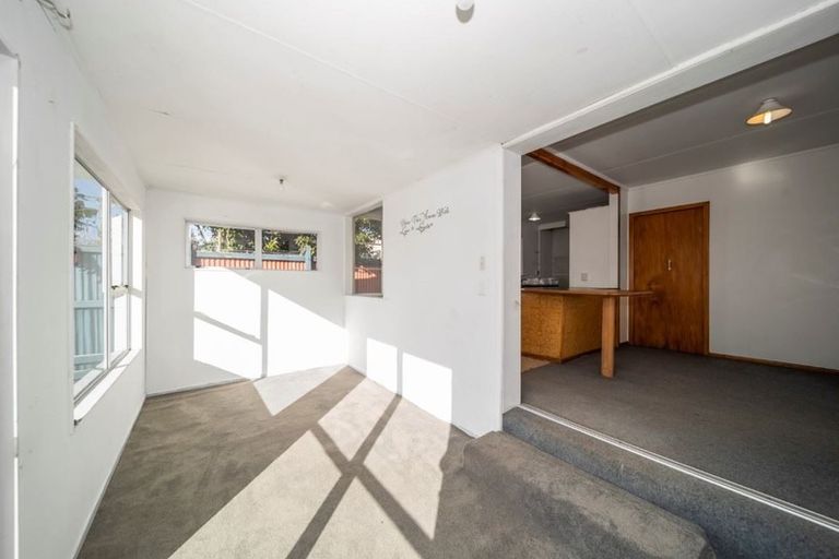 Photo of property in 29 Wrantage Street, Westown, New Plymouth, 4310
