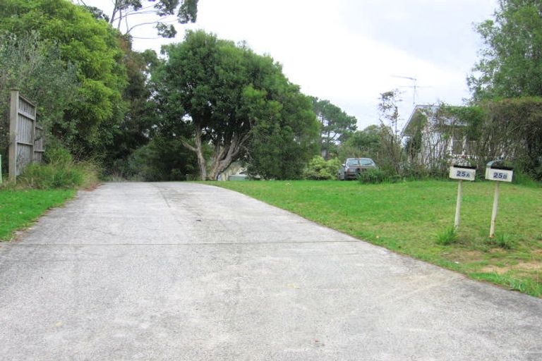 Photo of property in 25b Churchouse Road, Greenhithe, Auckland, 0632