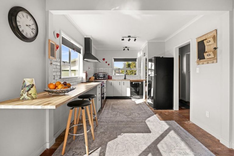 Photo of property in 7 Totara Street, Taradale, Napier, 4112