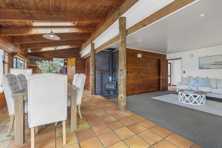 Photo of property in 12 Kaitake Place, Oakura, 4314