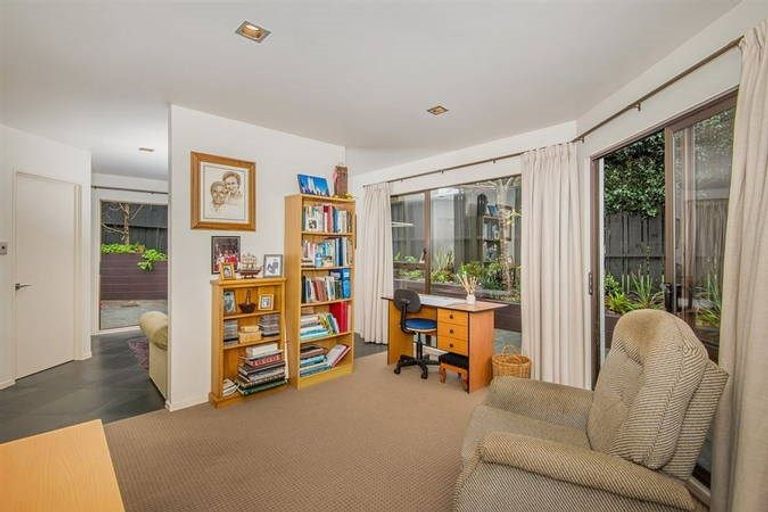 Photo of property in 2/4 Prospect Terrace, Milford, Auckland, 0620