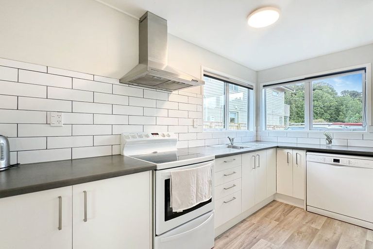 Photo of property in 34a Viewmont Drive, Harbour View, Lower Hutt, 5010