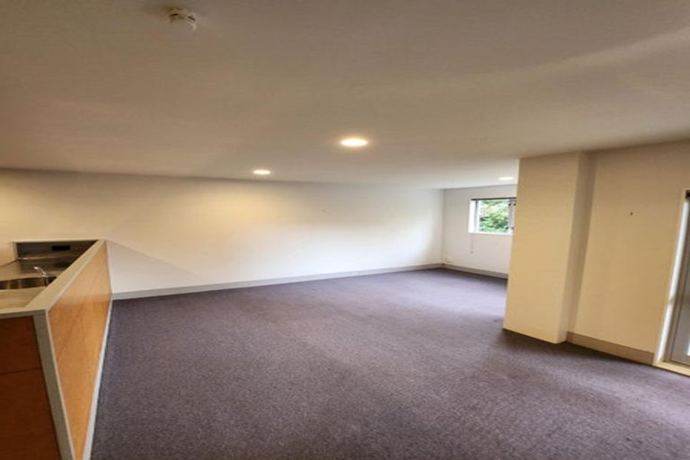 Photo of property in 2/112 Mairangi Road, Wilton, Wellington, 6012