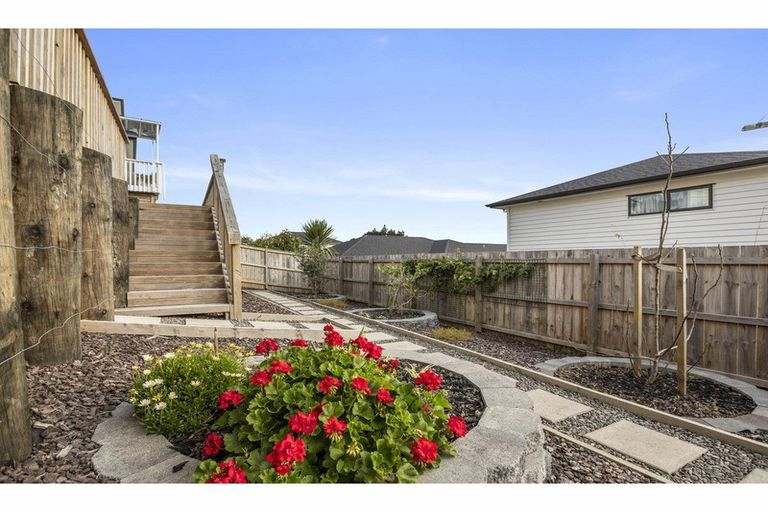 Photo of property in 33 Takurua Terrace, Orewa, 0931