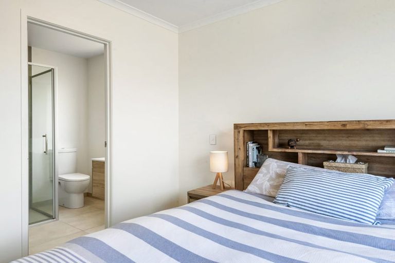 Photo of property in 17 Omahuru Road, Glenbrook, 2681