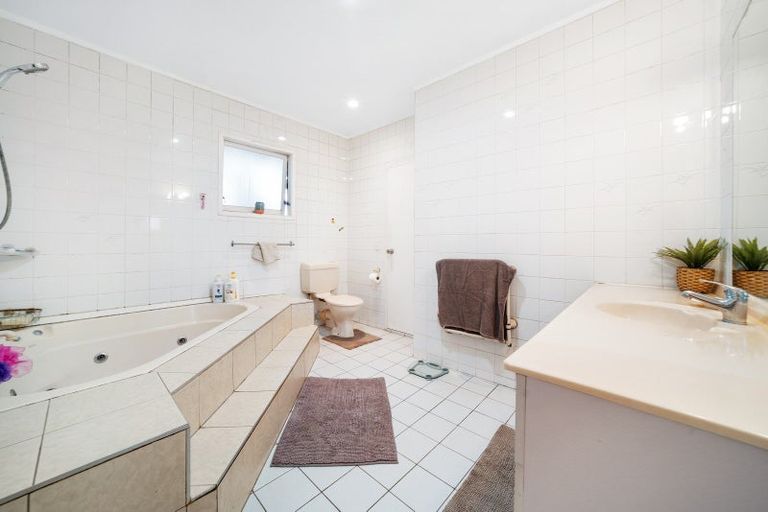 Photo of property in 52 Hain Avenue, Mangere East, Auckland, 2024