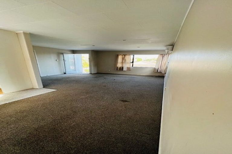 Photo of property in 1/16 Capricorn Place, Glen Eden, Auckland, 0602