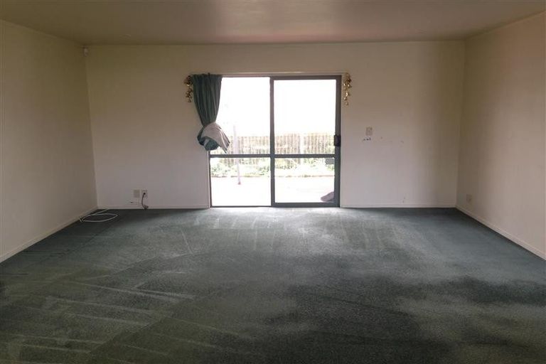 Photo of property in 19 Neta Grove, Henderson, Auckland, 0612