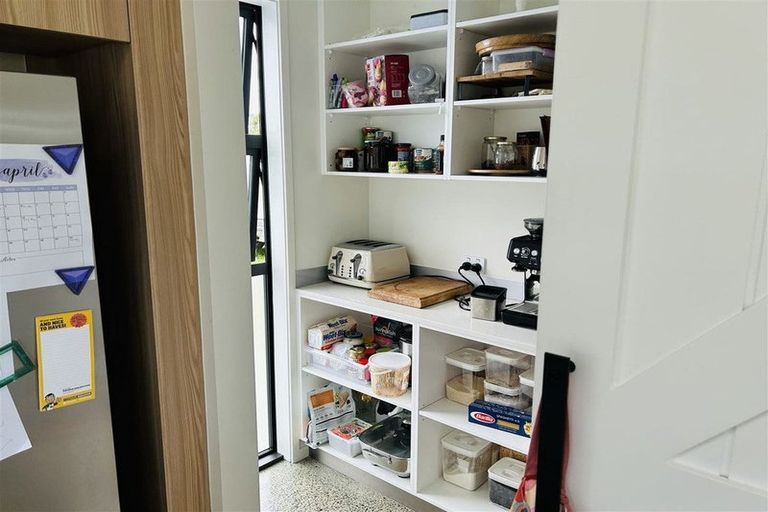 Photo of property in 7b Mavis Place, Beach Haven, Auckland, 0626