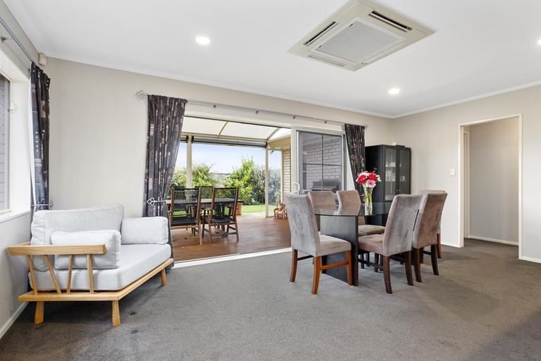 Photo of property in 27 Summerland Drive, Henderson, Auckland, 0612