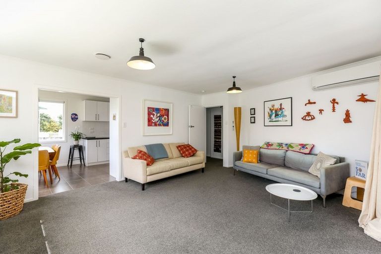 Photo of property in 22 Stuart Place, Blagdon, New Plymouth, 4310