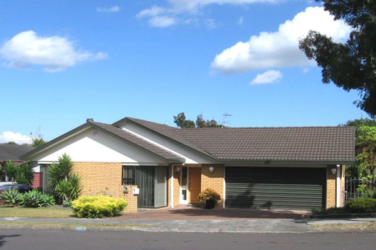 Photo of property in 42 Lagoon Way, West Harbour, Auckland, 0618