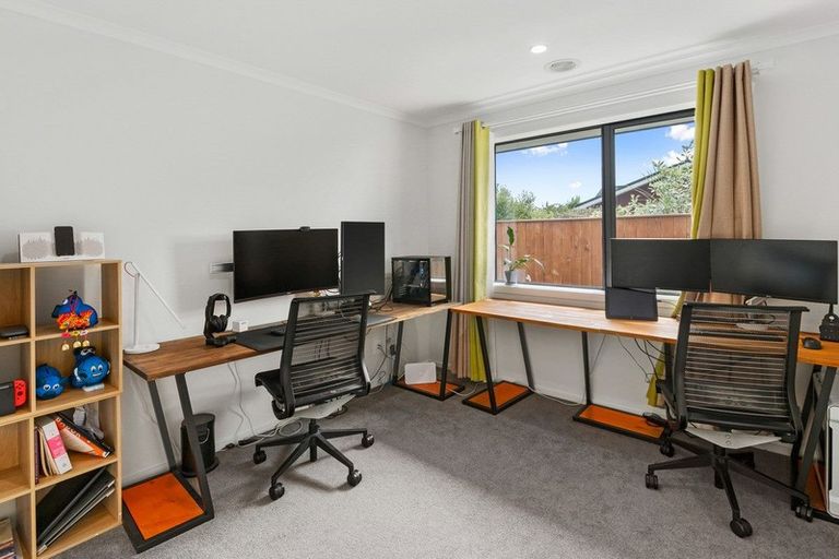 Photo of property in 6 Saint Vincent Way, Waikanae, 5036