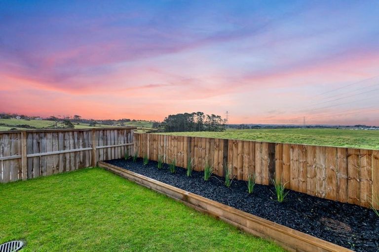 Photo of property in 74 Puwha Street, Massey, Auckland, 0614