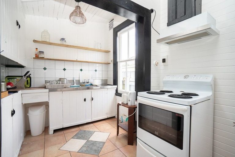 Photo of property in 35 Waldegrave Street, Palmerston North, 4410