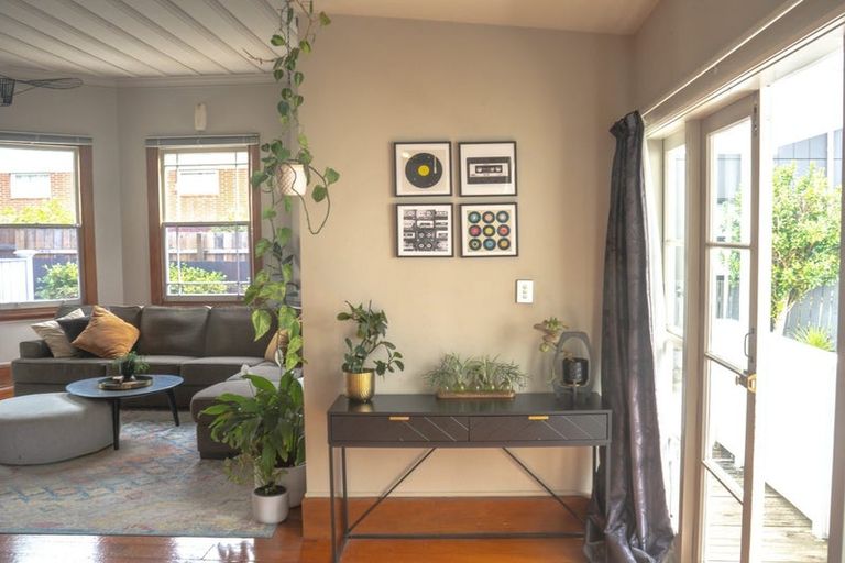 Photo of property in 115 Victoria Street, Onehunga, Auckland, 1061