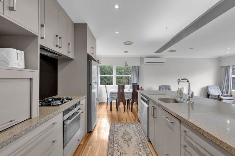 Photo of property in 2 Carrington Avenue, Hillcrest, Hamilton, 3216